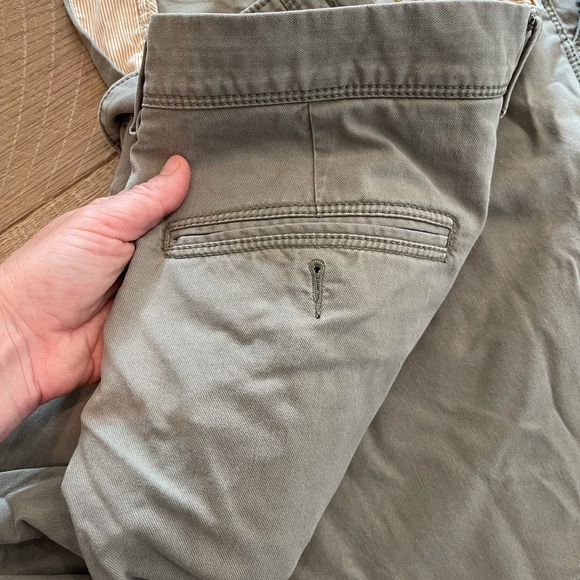 Tommy Bahama size 36 shorts - Picture 4 of 6